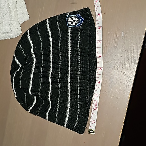 AWESOME BIOWORLD CALL OF DUTY YOUTH STRIPED CAP BEANIE - Picture 5 of 6